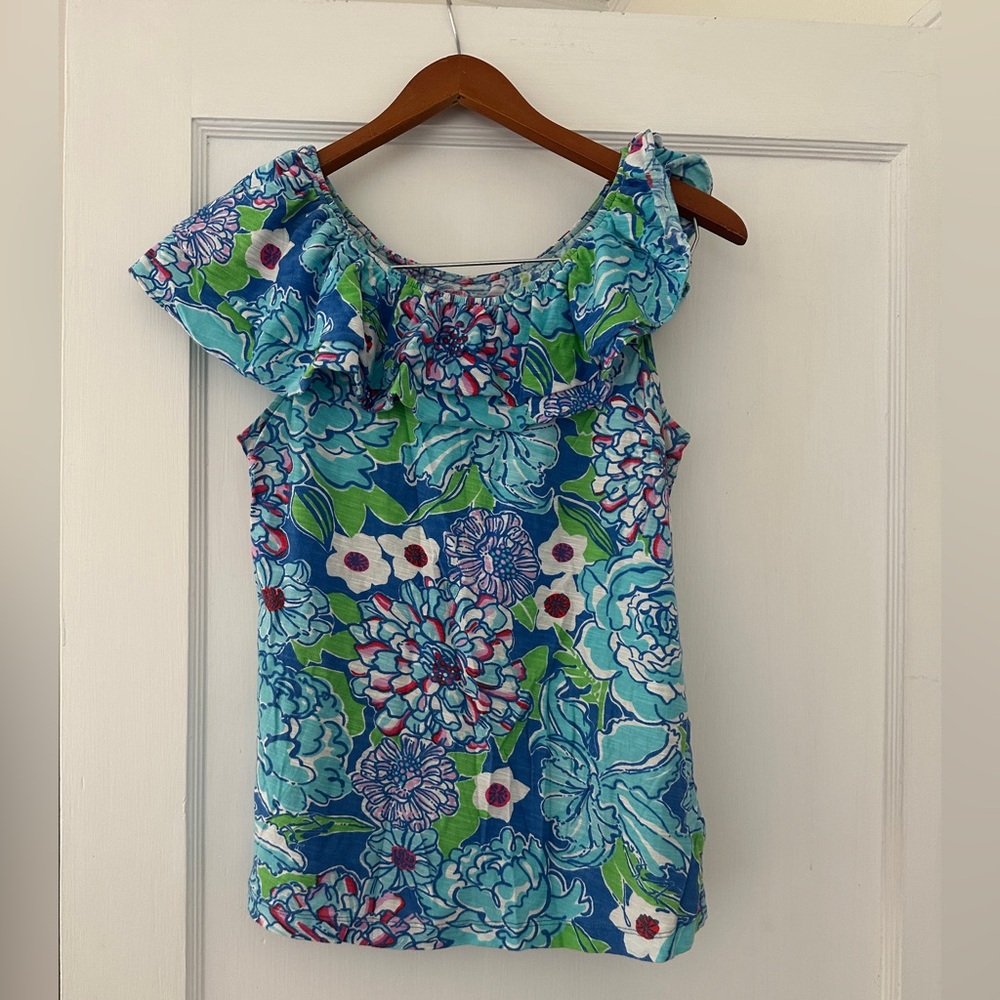 Lilly Pulitzer summer Wynne top 100% cotton. Medium. Floral ruffled blouse